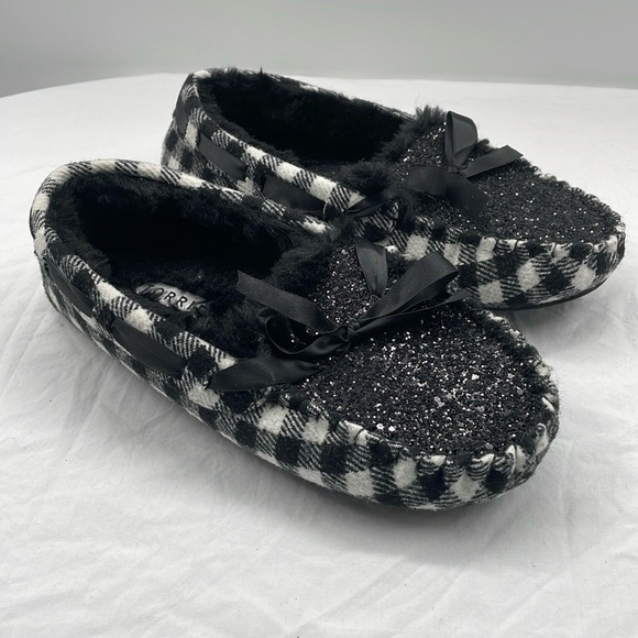 NWOB. Torrid Glitter Plaid Faux Fur Loafers. 7.5WW. - Picture 2 of 13